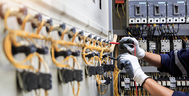 Professional Electrician technician working in Breckenridge Hills, MO